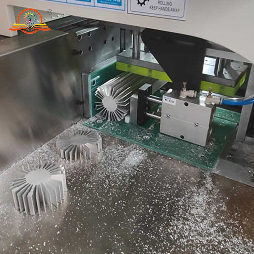 Fully Automatic Aluminum Cutting Machine Fully Automatic Aluminum Cutting Machine